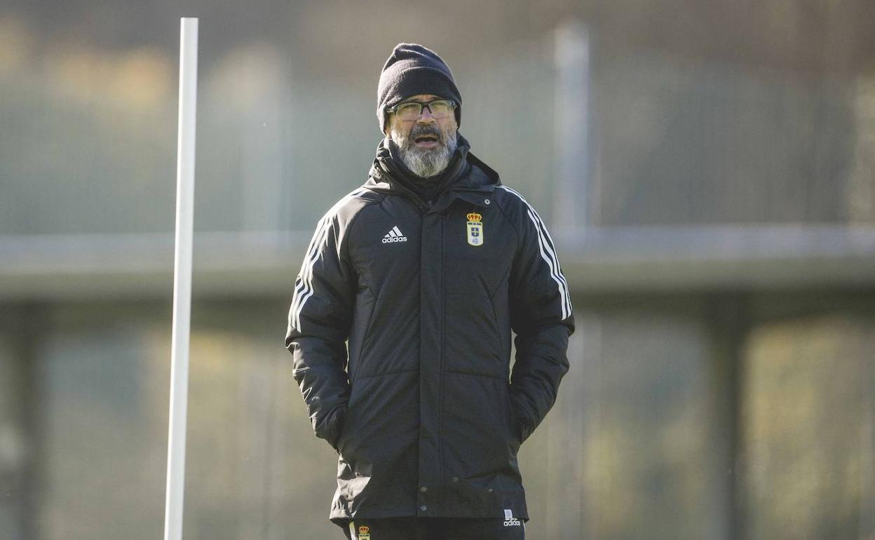 Álvaro Cervera en uno de los entrenamientos del Real Oviedo. 