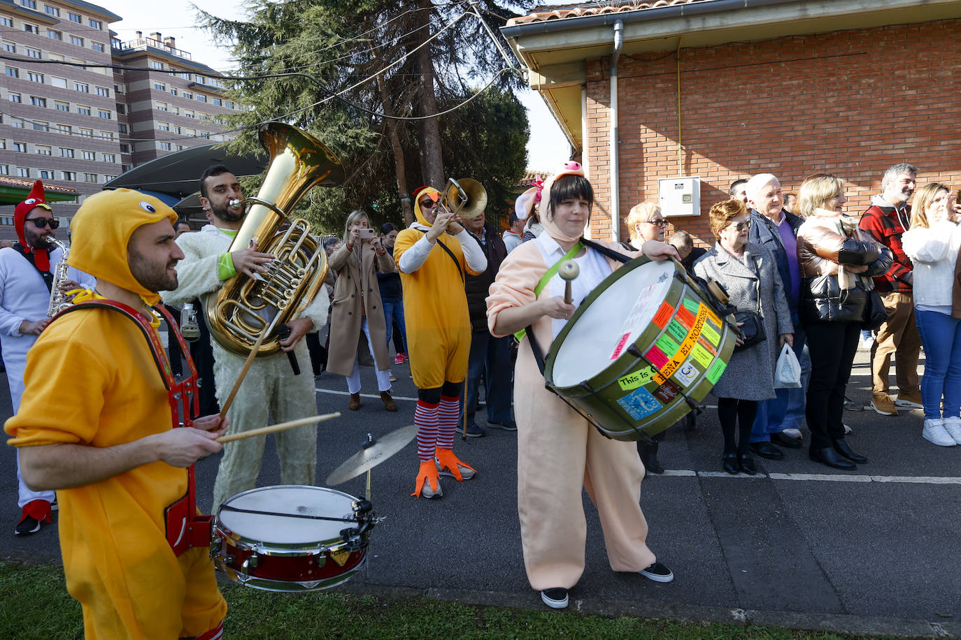 Fotos: El carnaval más colorido en los colegios asturianos