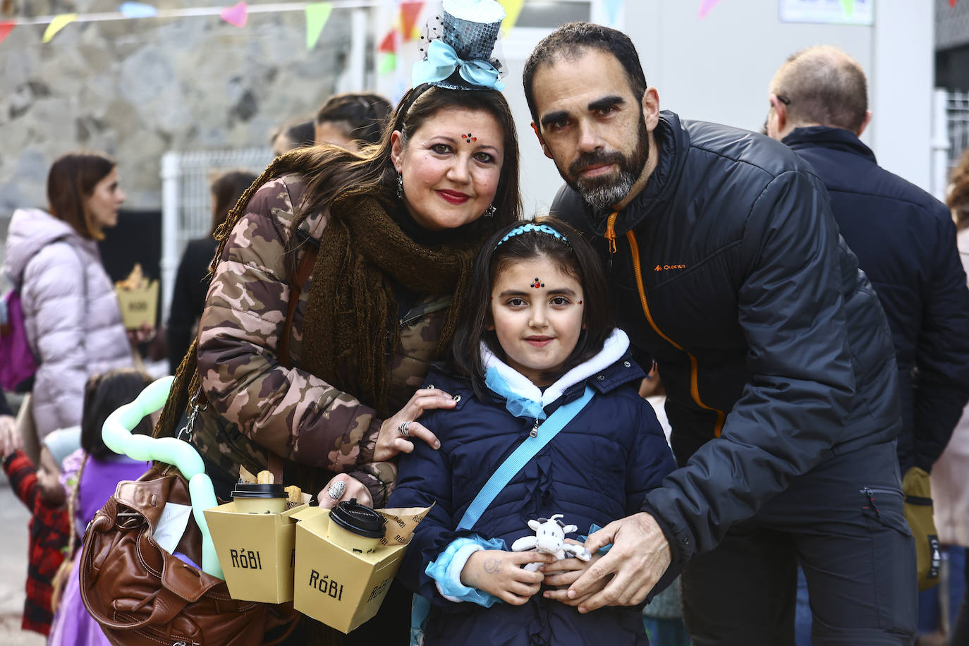 Fotos: El carnaval más colorido en los colegios asturianos