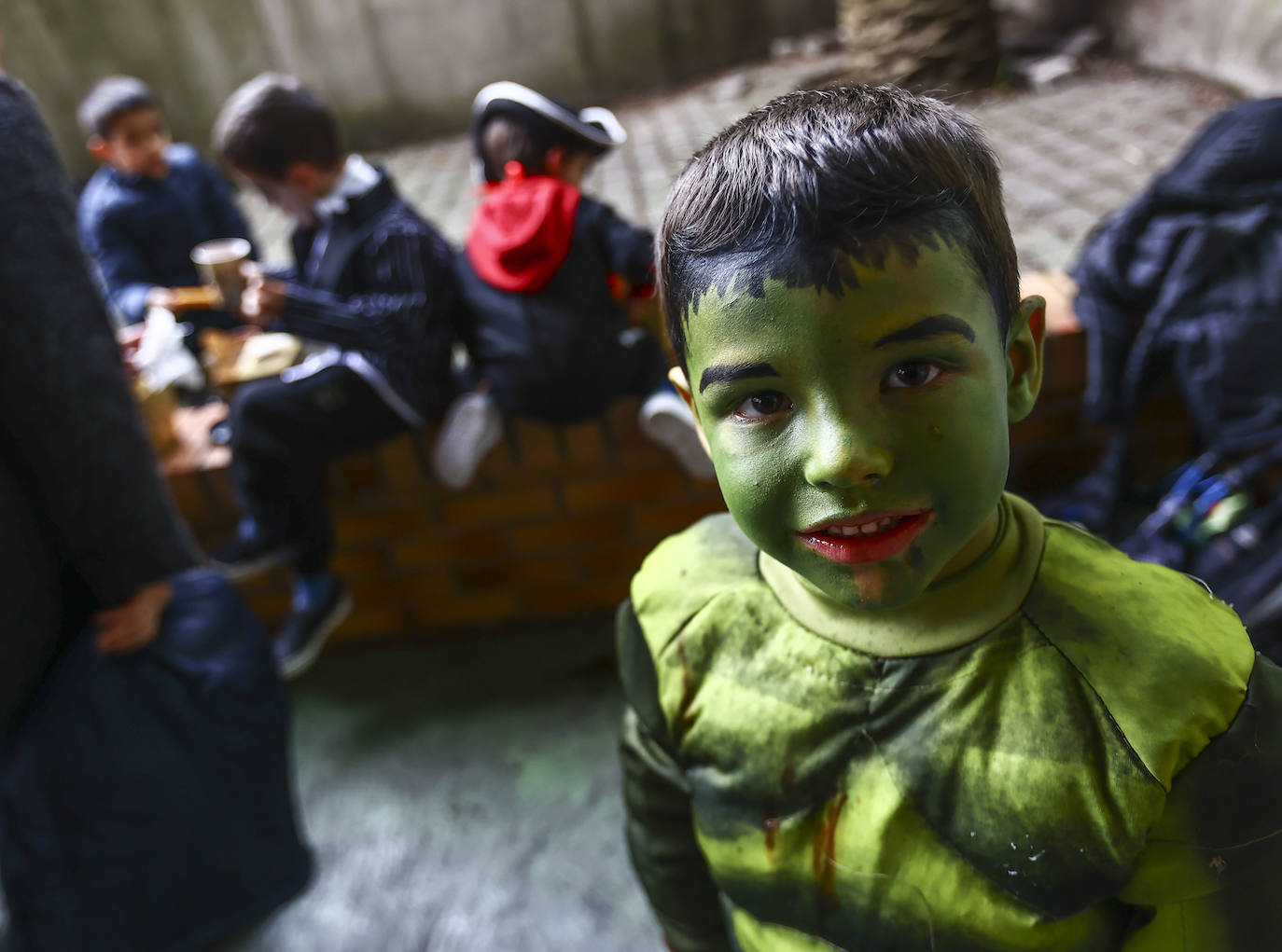 Fotos: El carnaval más colorido en los colegios asturianos