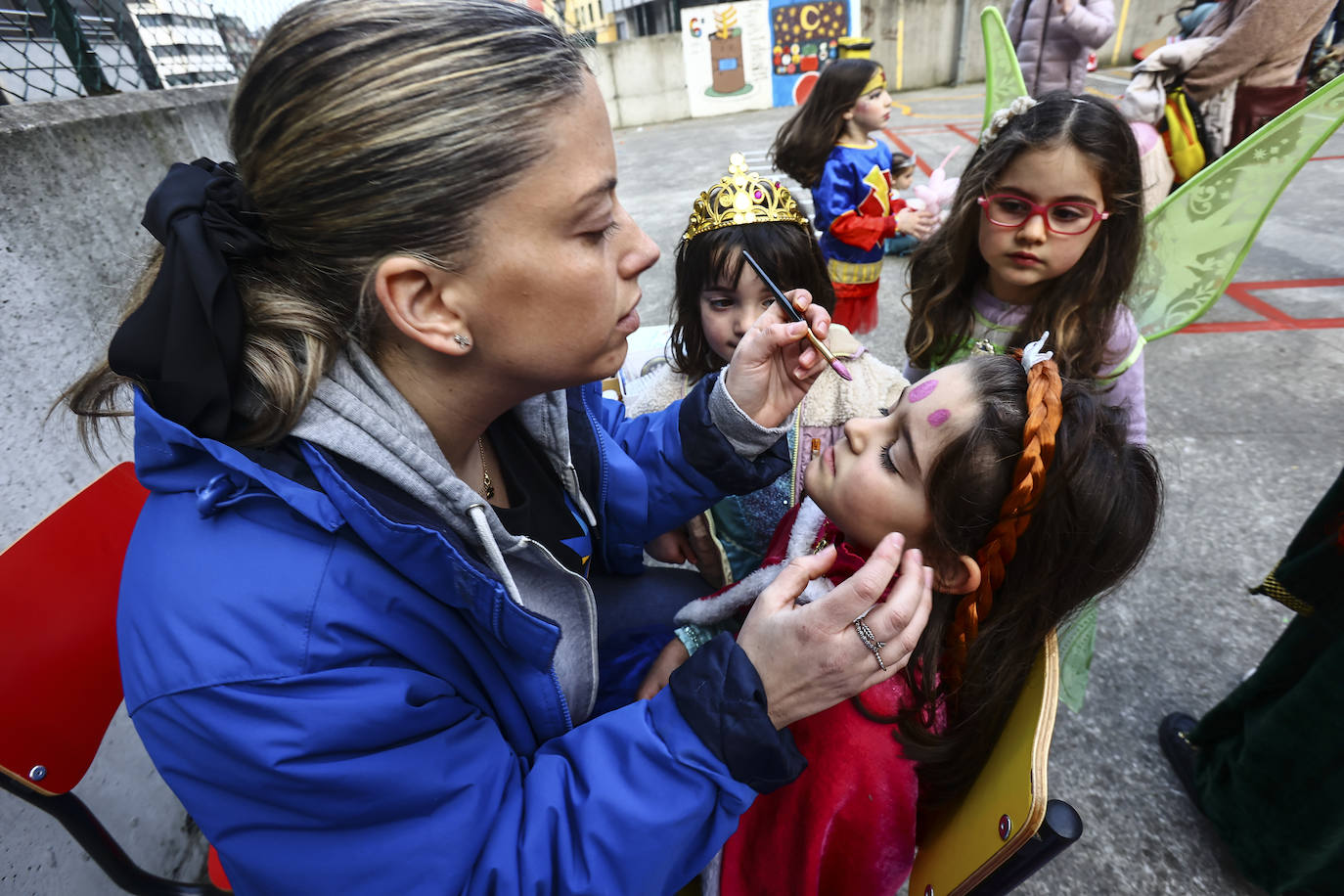 Fotos: El carnaval más colorido en los colegios asturianos