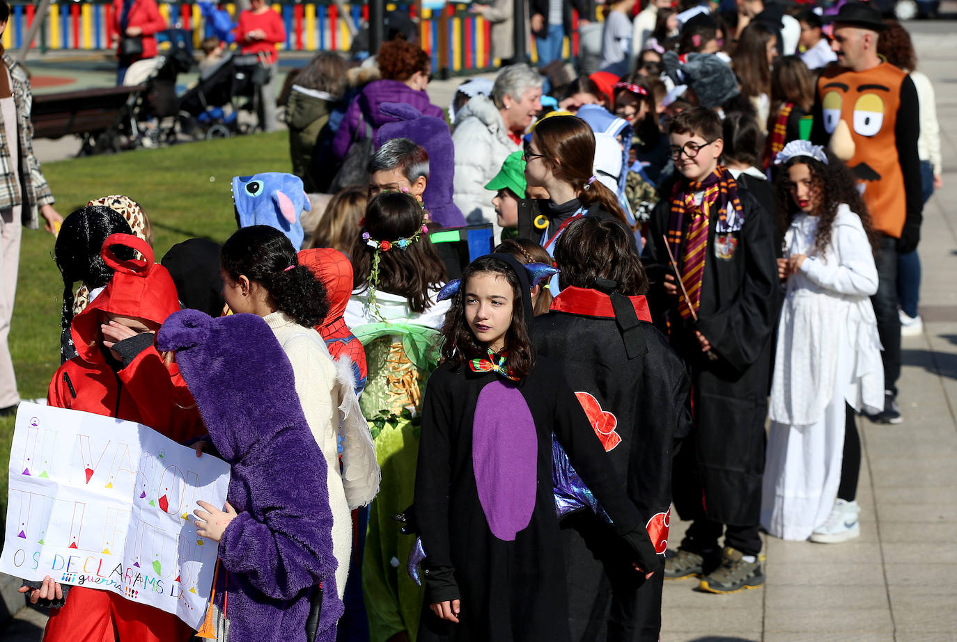 Fotos: El carnaval más colorido en los colegios asturianos