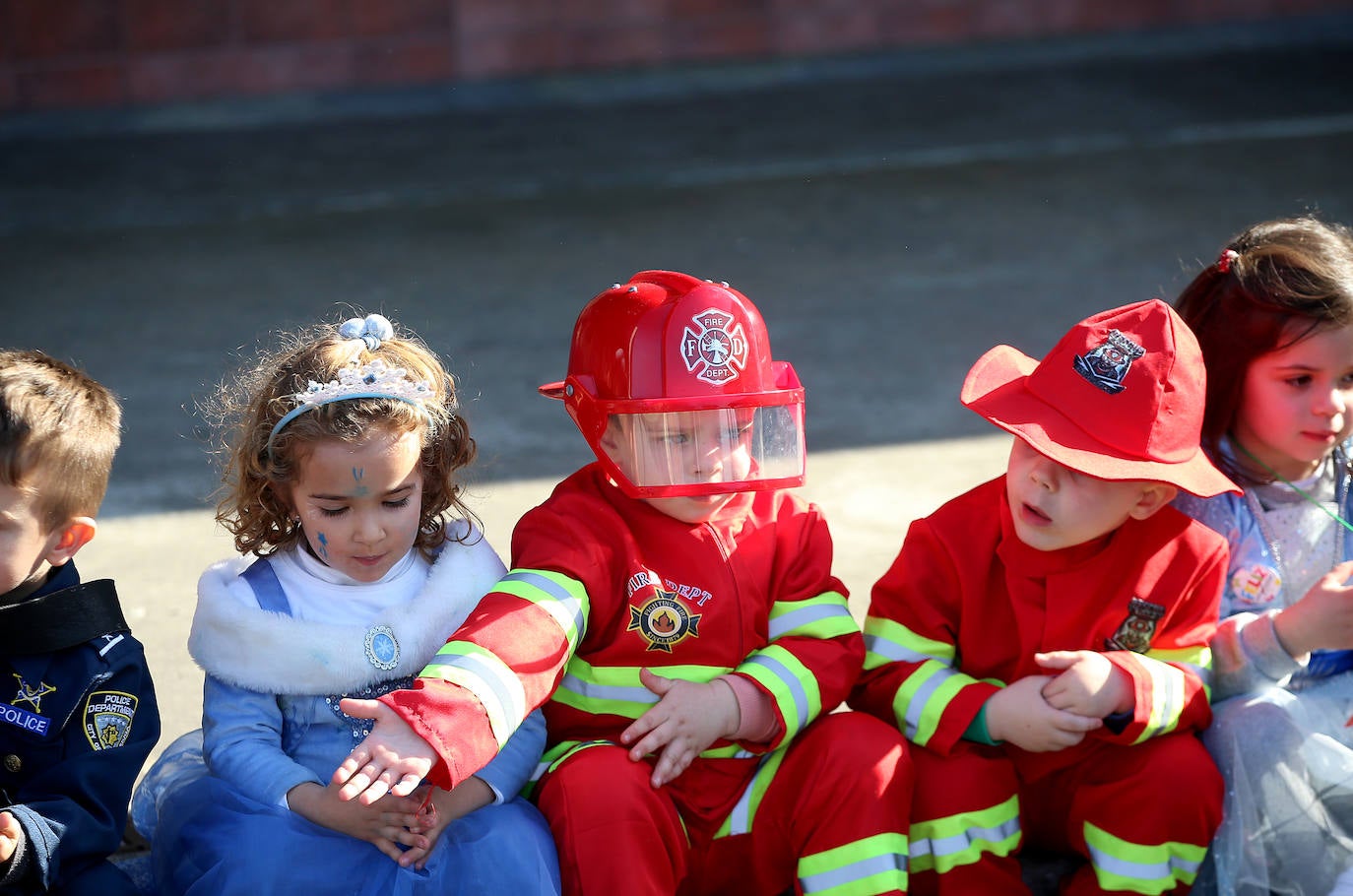 Fotos: El carnaval más colorido en los colegios asturianos