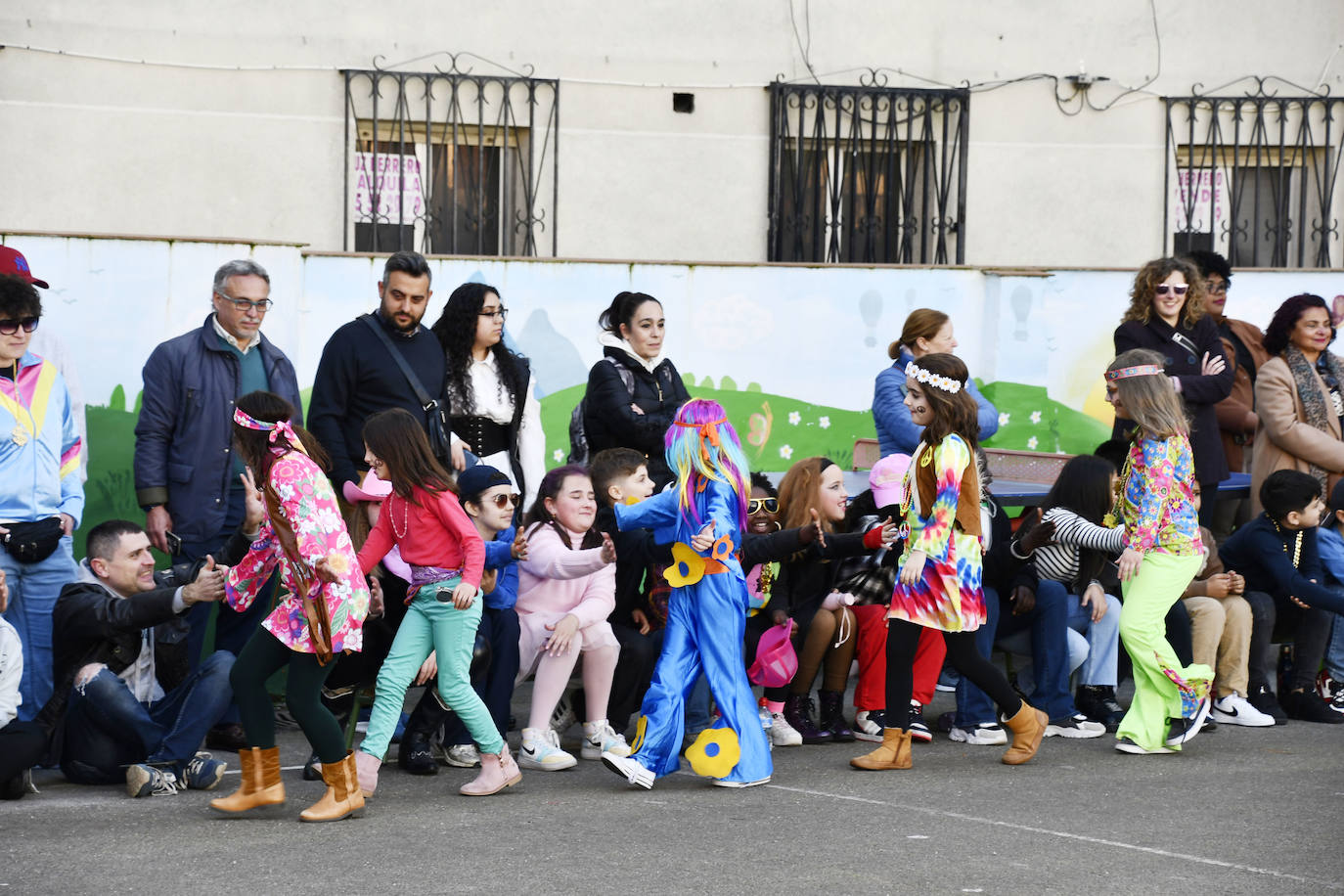 Fotos: El carnaval más colorido en los colegios asturianos