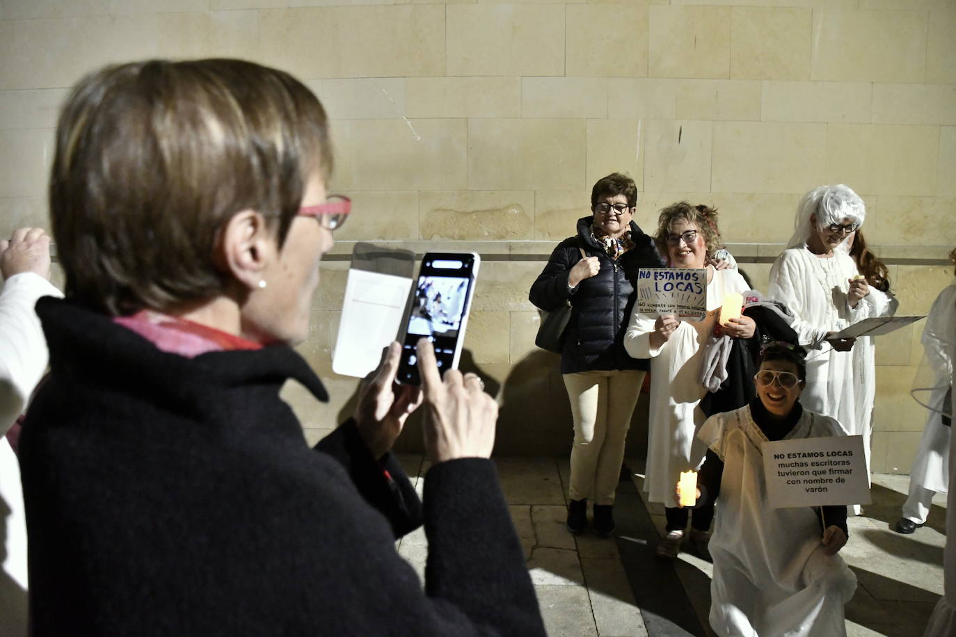 Fotos: Diversión y colorido en les Comadres de Avilés