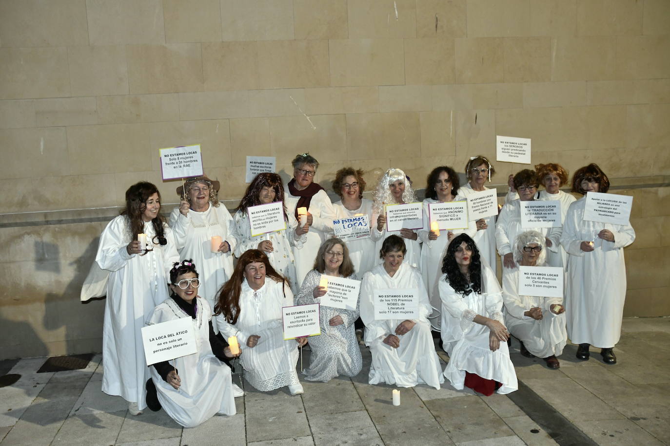 Fotos: Diversión y colorido en les Comadres de Avilés