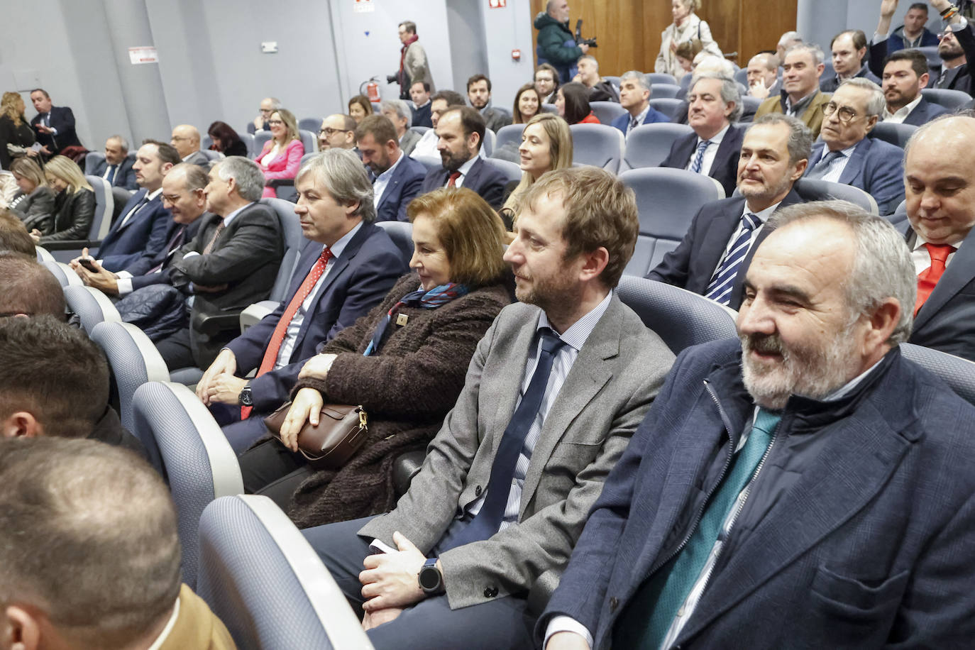 Fotos: La ministra de Industria, Reyes Maroto, presenta en Gijón el PERTE de la descarbonización