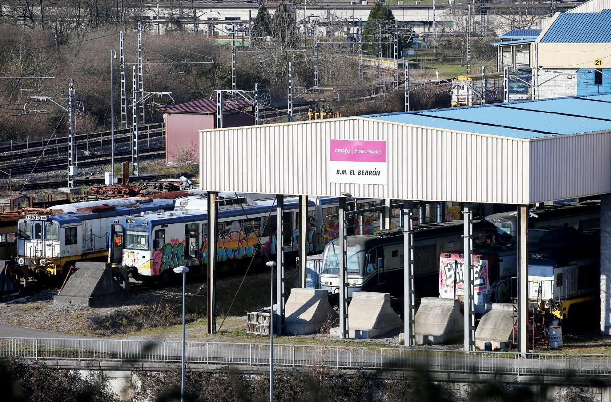 Talleres de Renfe (la antigua Feve) en la localidad de El Berrón. 