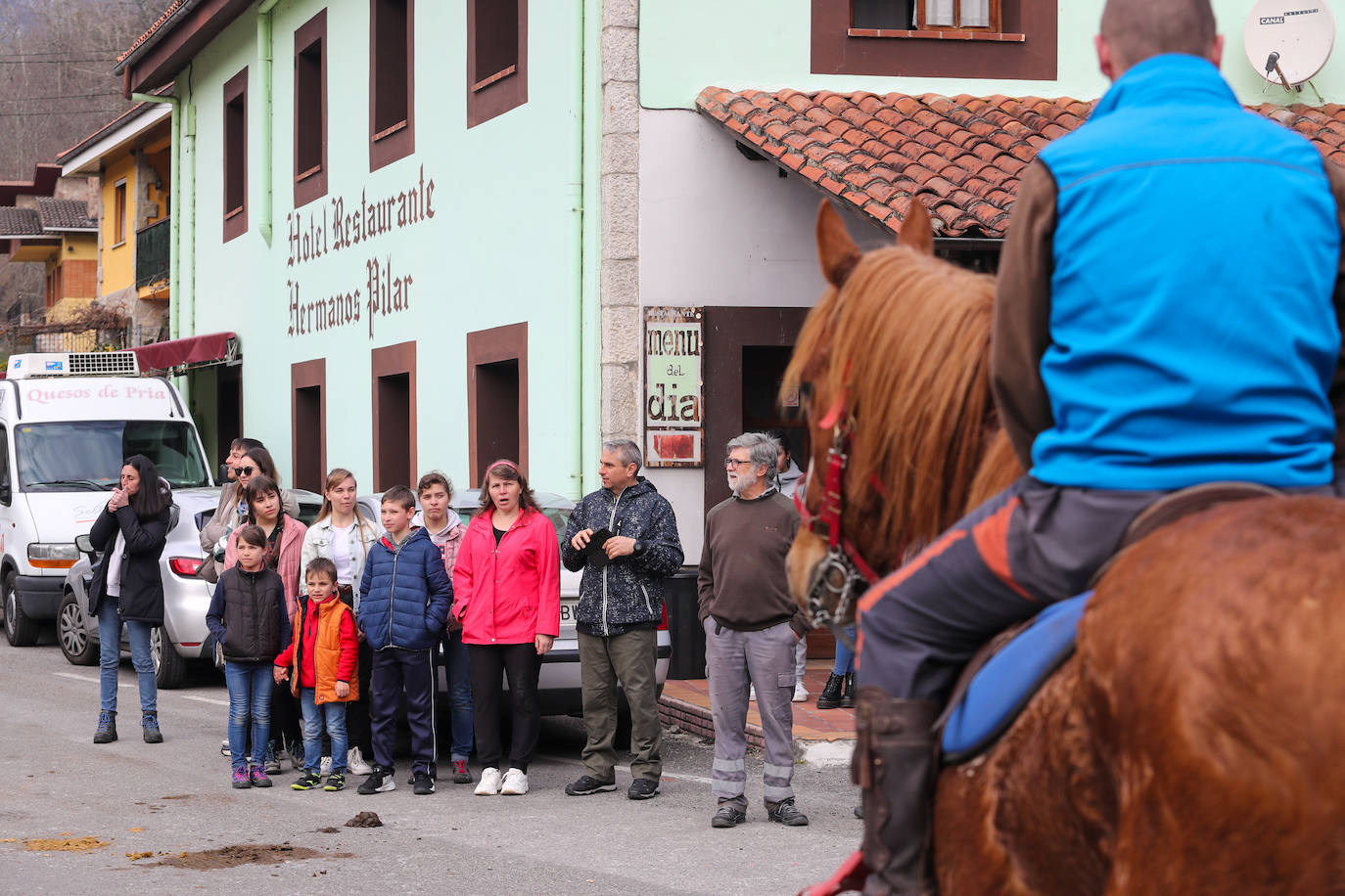 Fotos: Nuria Cueto, primera aguinaldera de Cazo