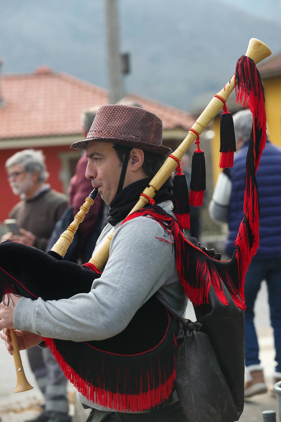 Fotos: Nuria Cueto, primera aguinaldera de Cazo