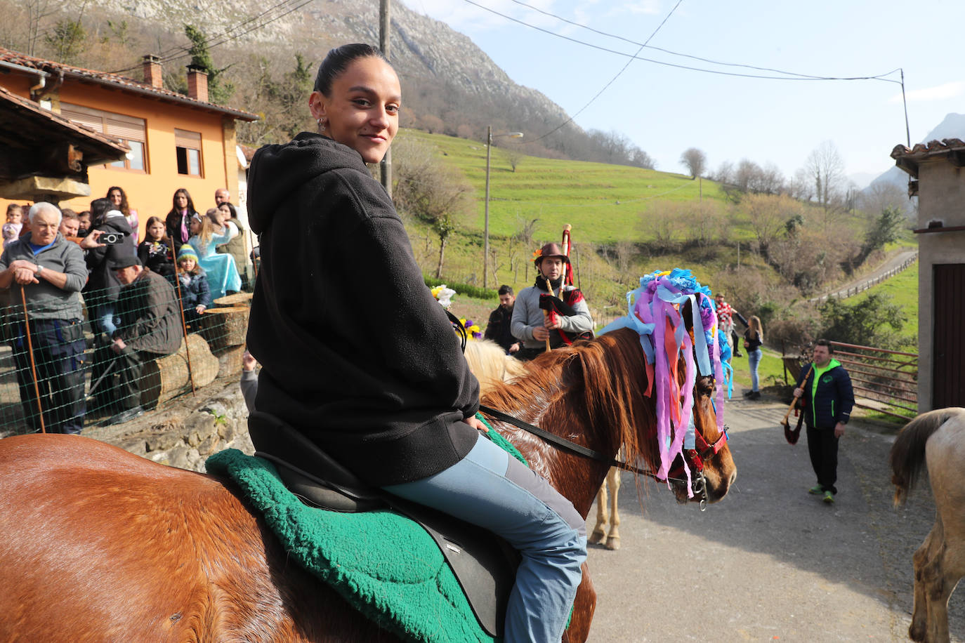 Fotos: Nuria Cueto, primera aguinaldera de Cazo