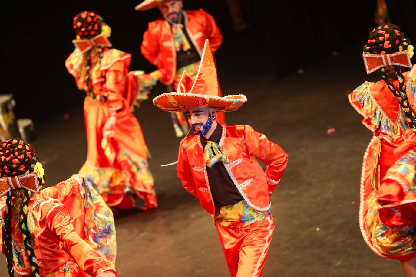 Fotos: Dragones, mexicanos y reivindicación en el concurso de charangas de Gijón