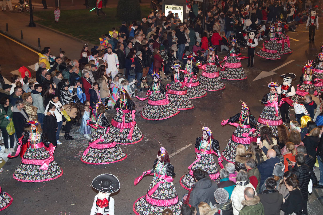 Fotos: Diversión por las calles de Gijón en el desfile del Antroxu