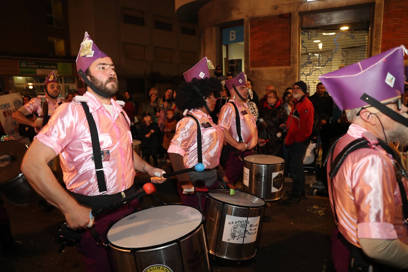 Fotos: Diversión por las calles de Gijón en el desfile del Antroxu