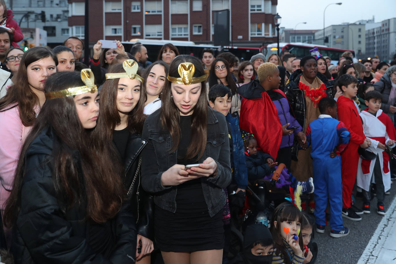 Fotos: Diversión por las calles de Gijón en el desfile del Antroxu