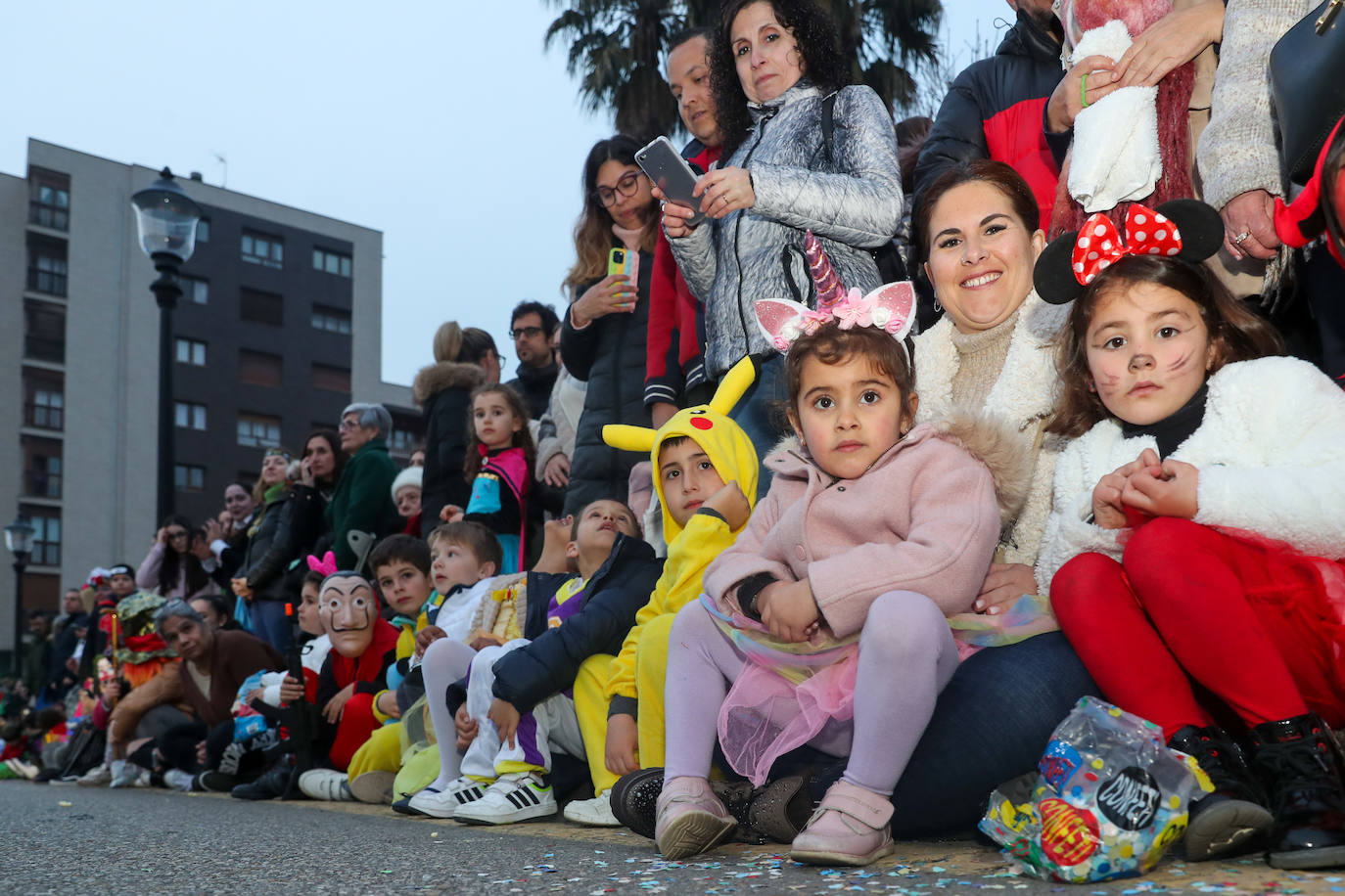 Fotos: Diversión por las calles de Gijón en el desfile del Antroxu