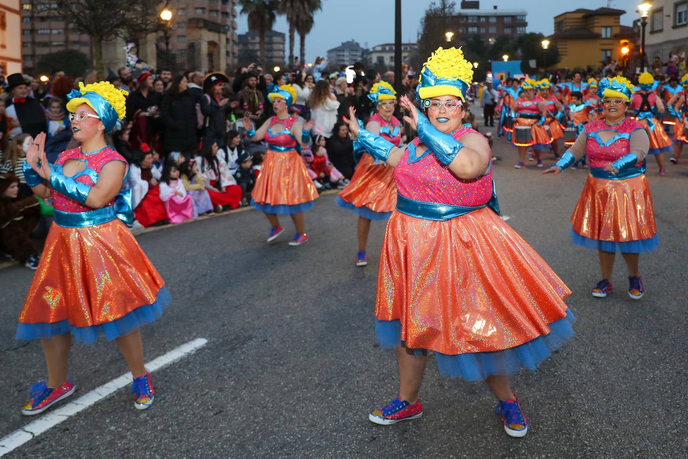 Fotos: Diversión por las calles de Gijón en el desfile del Antroxu