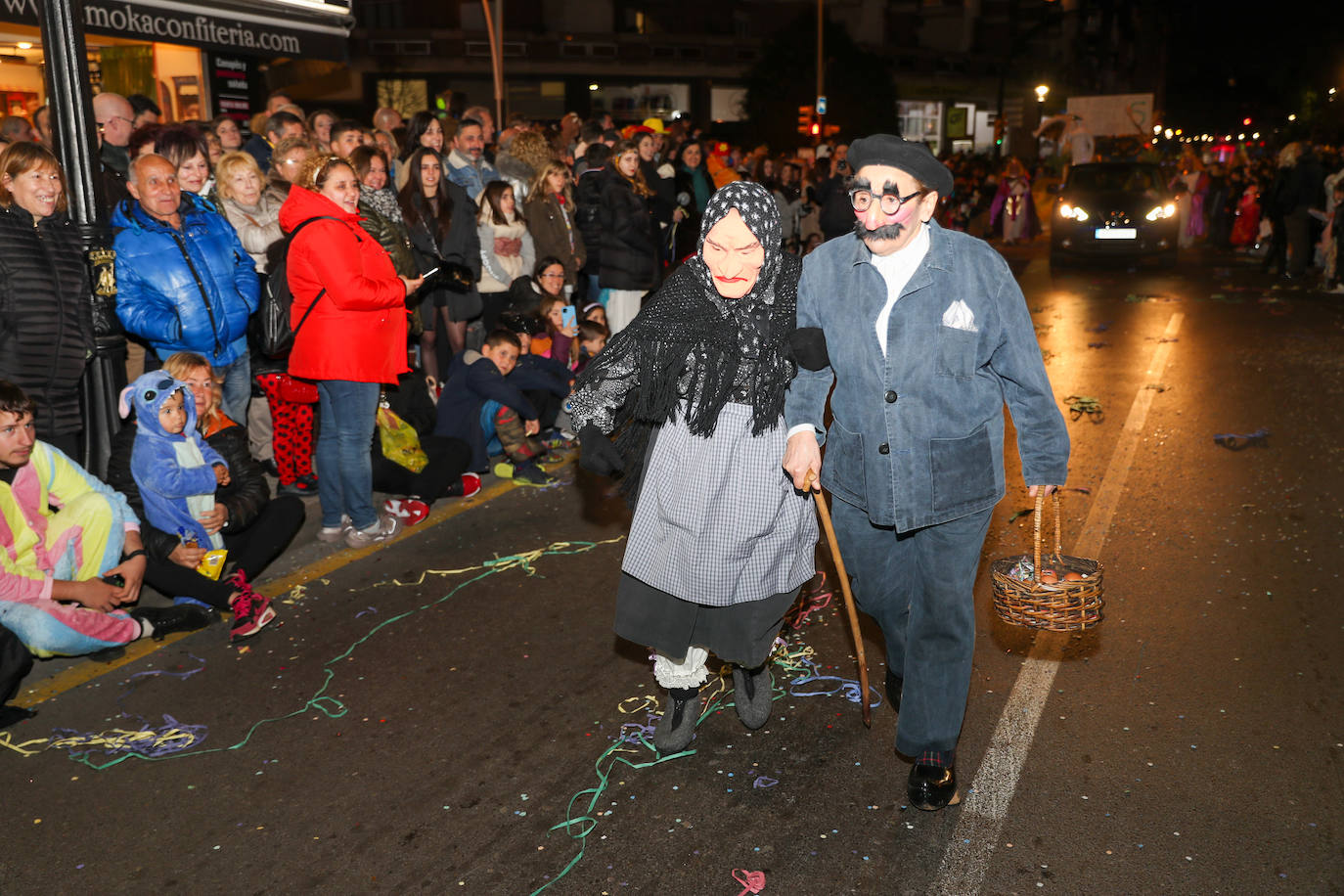 Fotos: Diversión por las calles de Gijón en el desfile del Antroxu