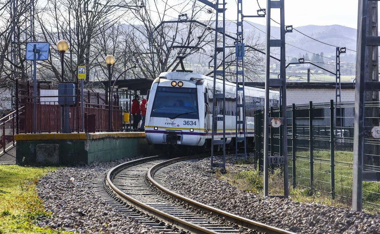 Un tren de Feve en El Berrón.