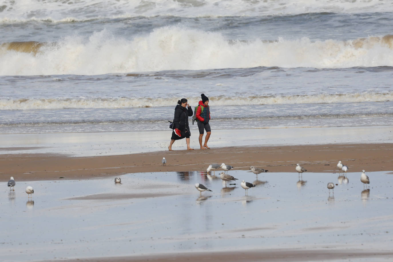 Fotos: Asturias, bajo el frío, la nieve y la lluvia