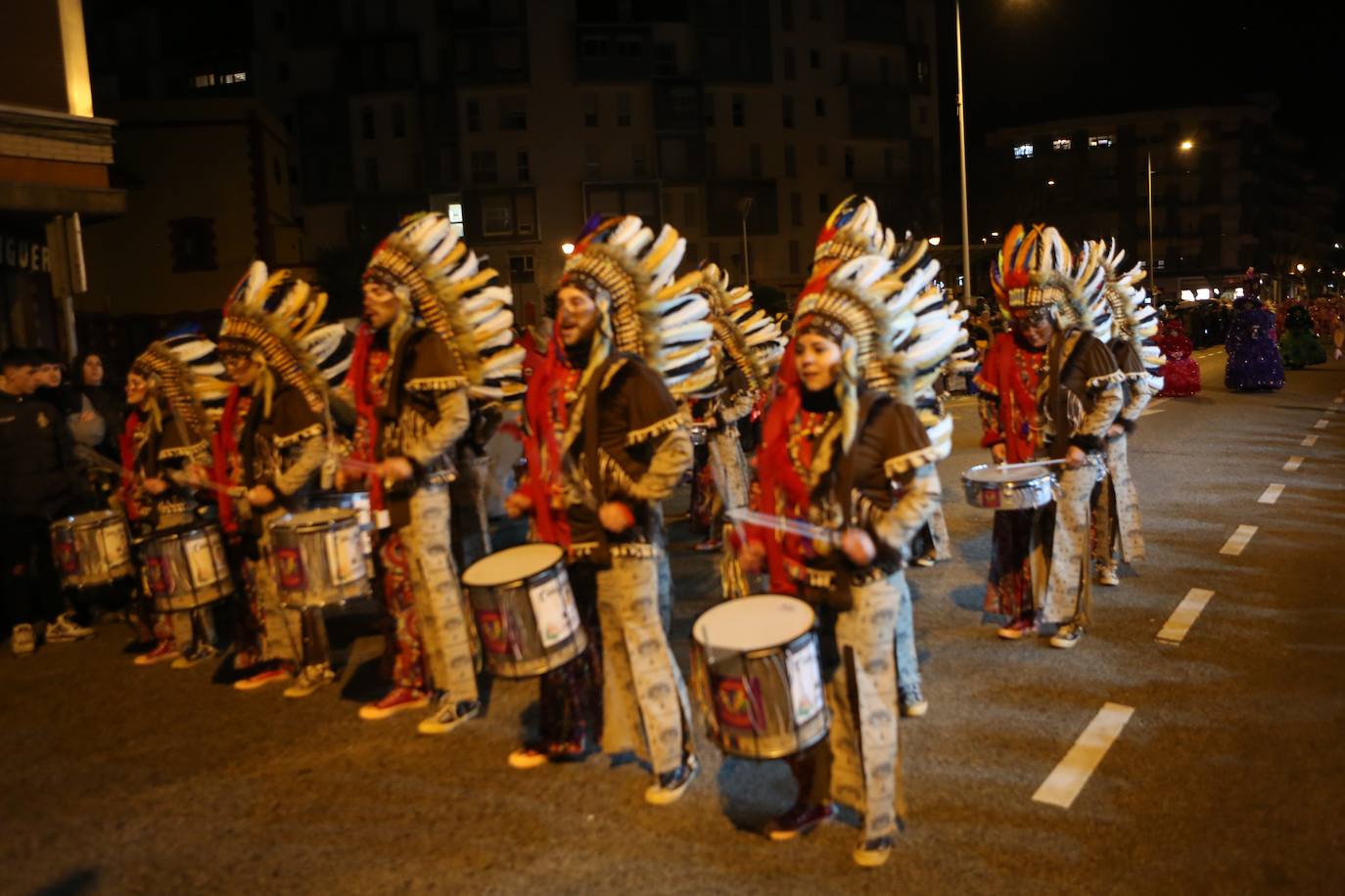 Fotos: Mieres vive «con mucha alegría» su Gran Antroxu con el desfile de grupos por las calles