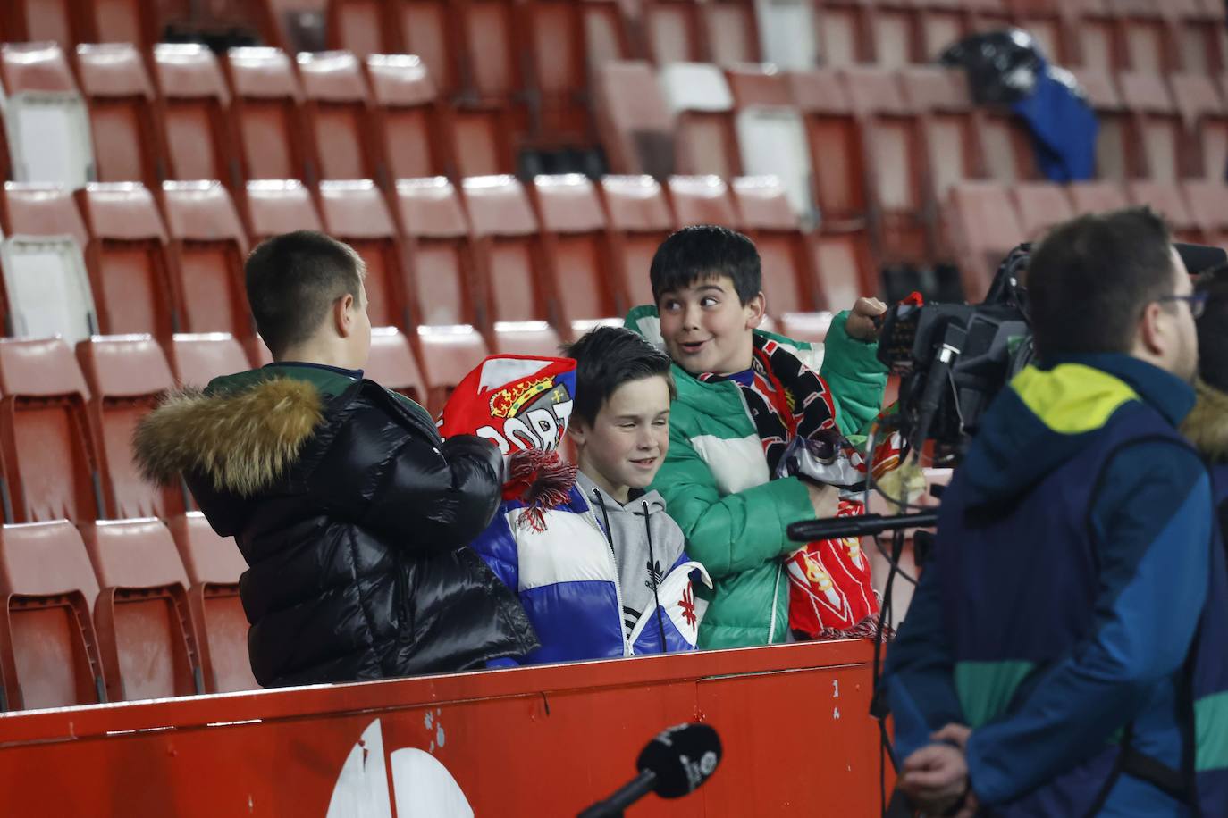 Fotos: ¿Estuviste en el Sporting - Tenerife? ¡Búscate!