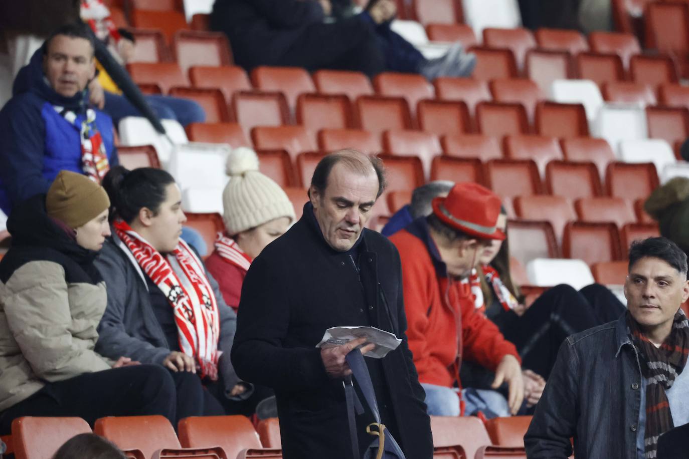 Fotos: ¿Estuviste en el Sporting - Tenerife? ¡Búscate!