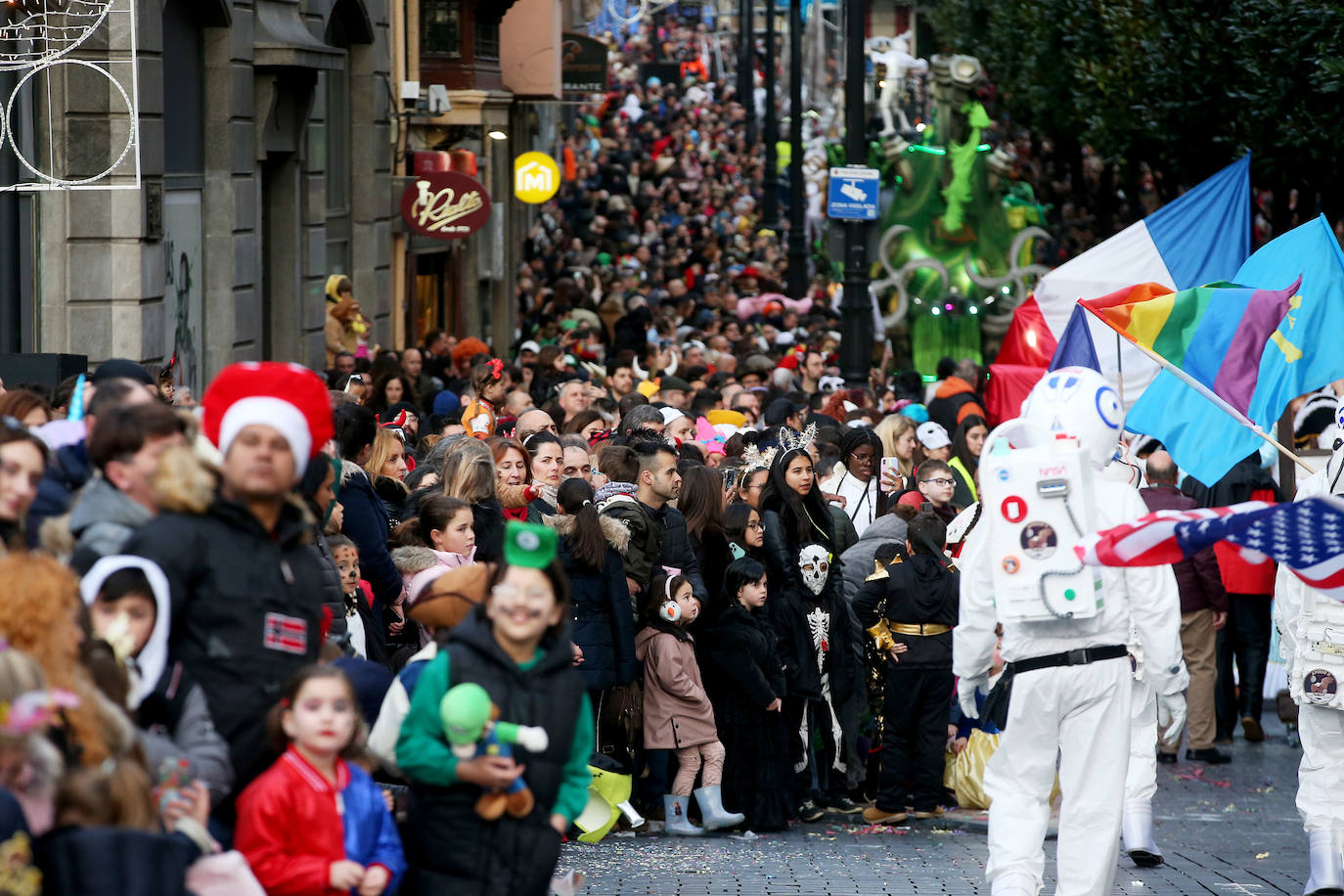 Fotos: Derroche de color y diversión en el carnaval de Oviedo