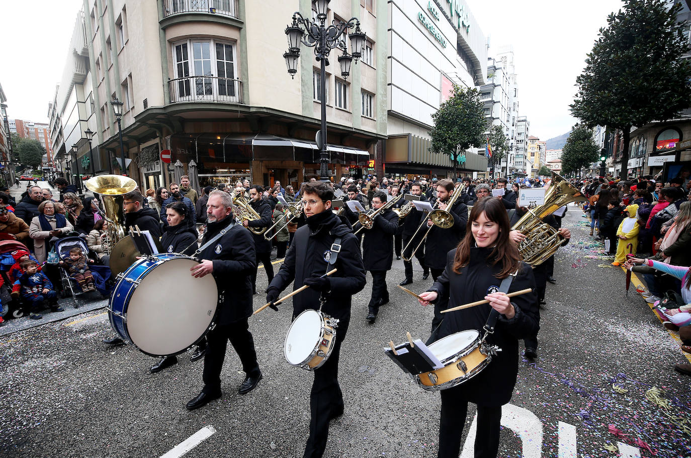 Fotos: Derroche de color y diversión en el carnaval de Oviedo