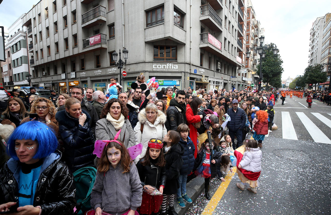 Fotos: Derroche de color y diversión en el carnaval de Oviedo