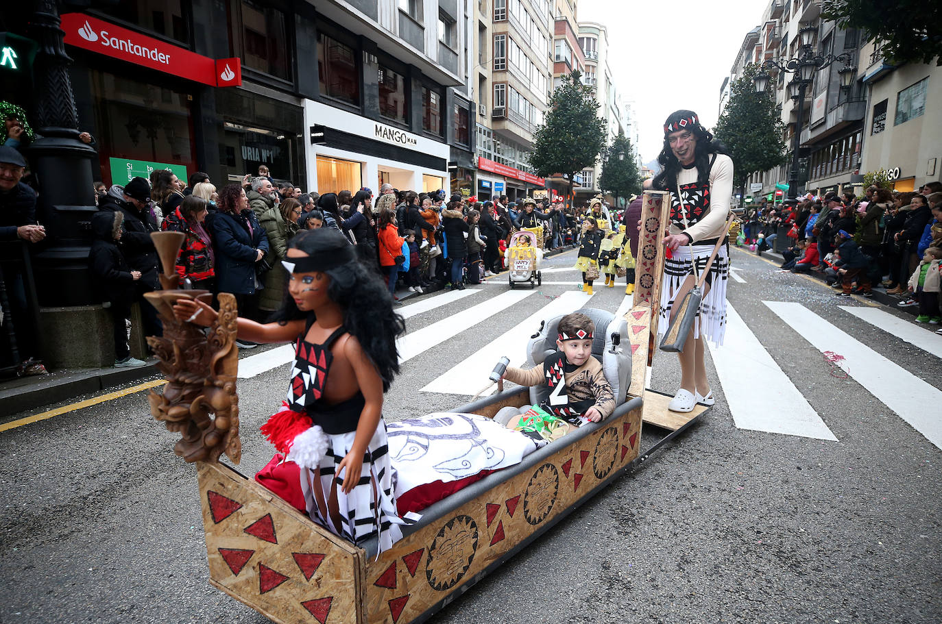 Fotos: Derroche de color y diversión en el carnaval de Oviedo