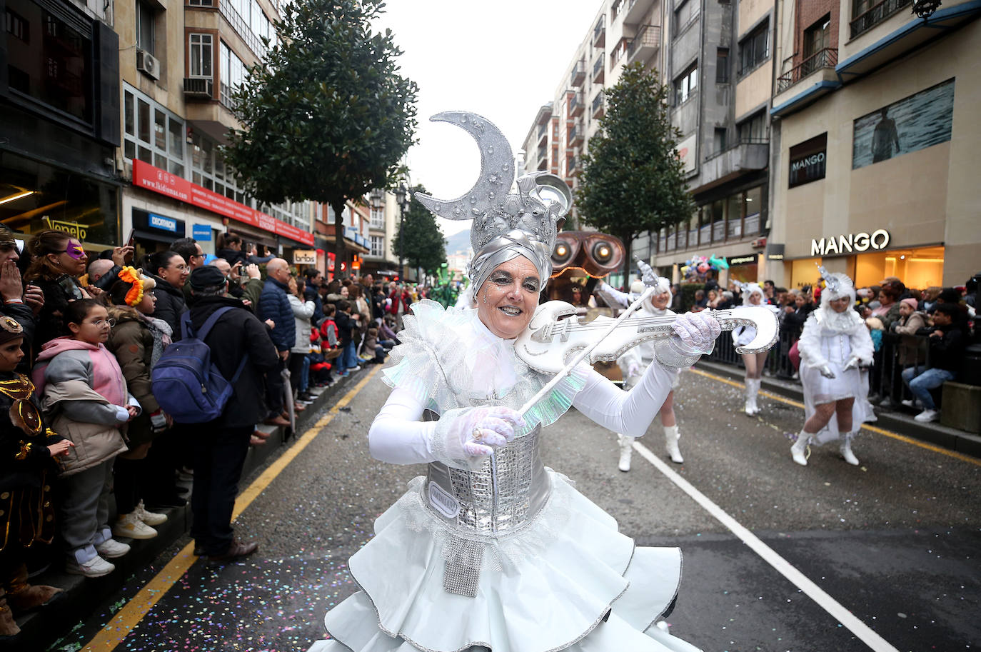 Fotos: Derroche de color y diversión en el carnaval de Oviedo