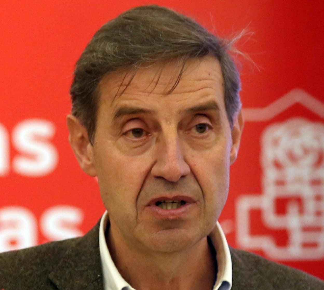 El PSOE presenta una lista «ilusionante» que busca «abrir a Oviedo las puertas de Europa»