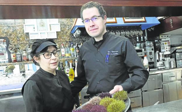 Eva María Carneado y Bernabé García, el Globo (Gijón).