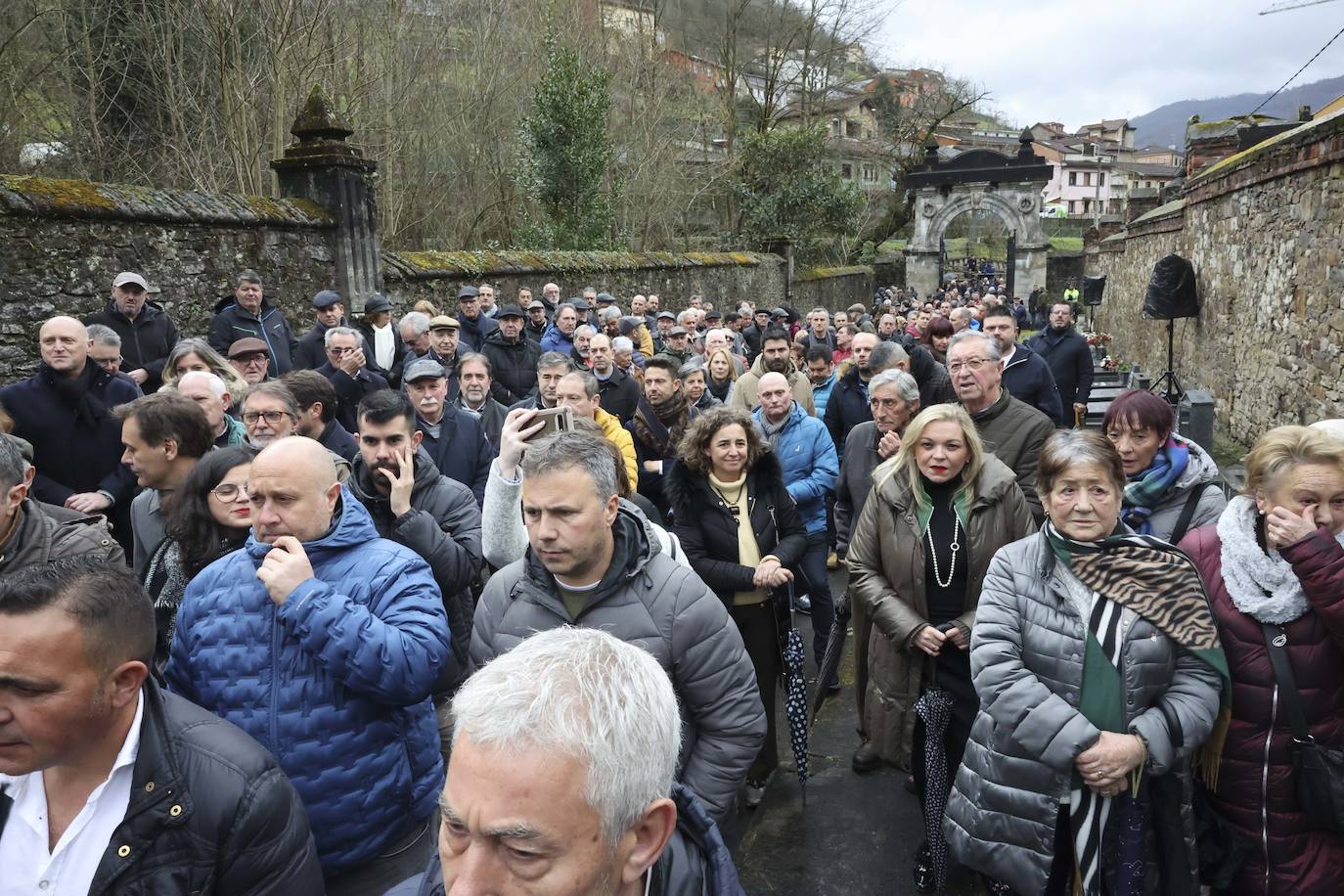 Fotos: Homenaje a Manuel Llaneza en Mieres