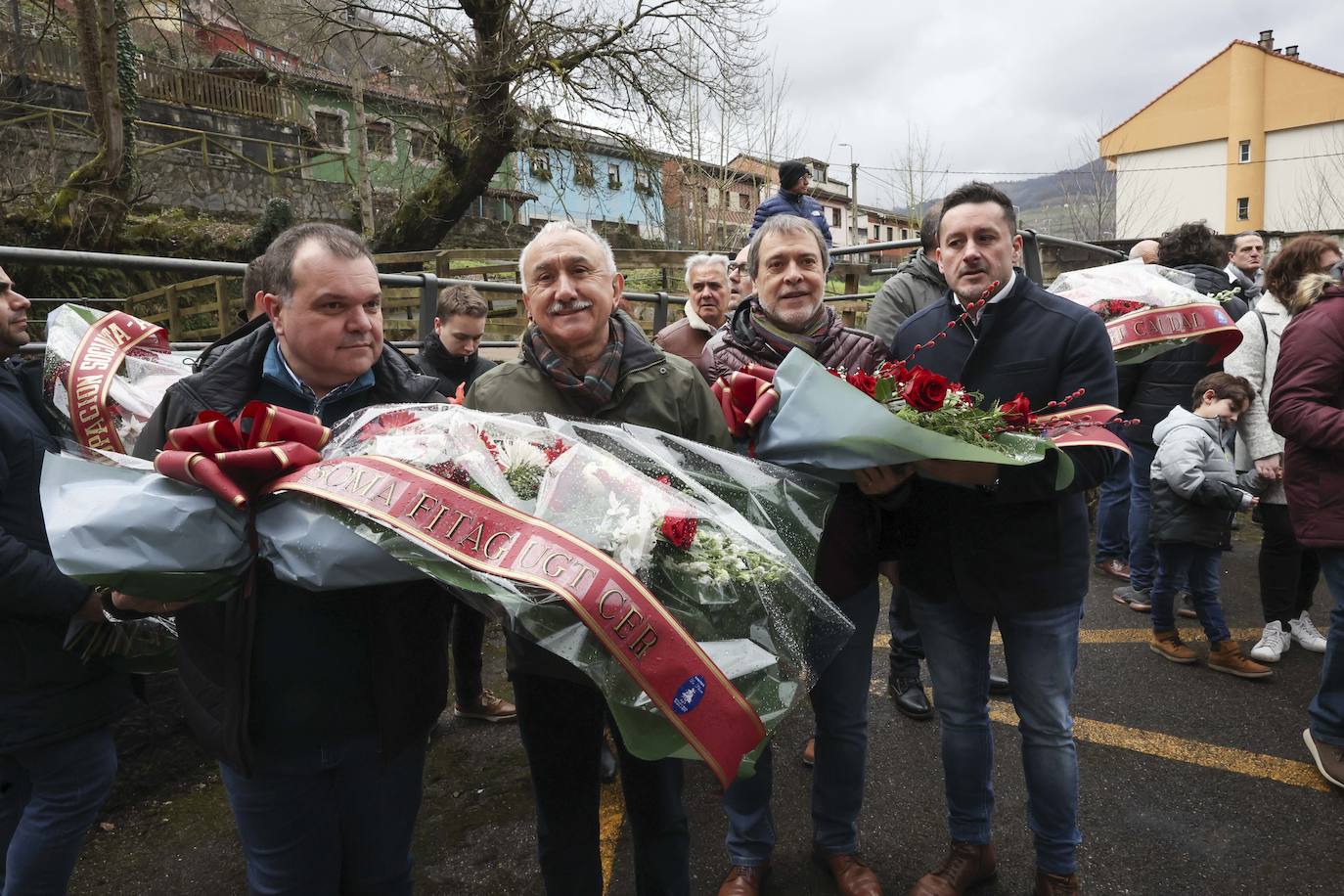 Fotos: Homenaje a Manuel Llaneza en Mieres