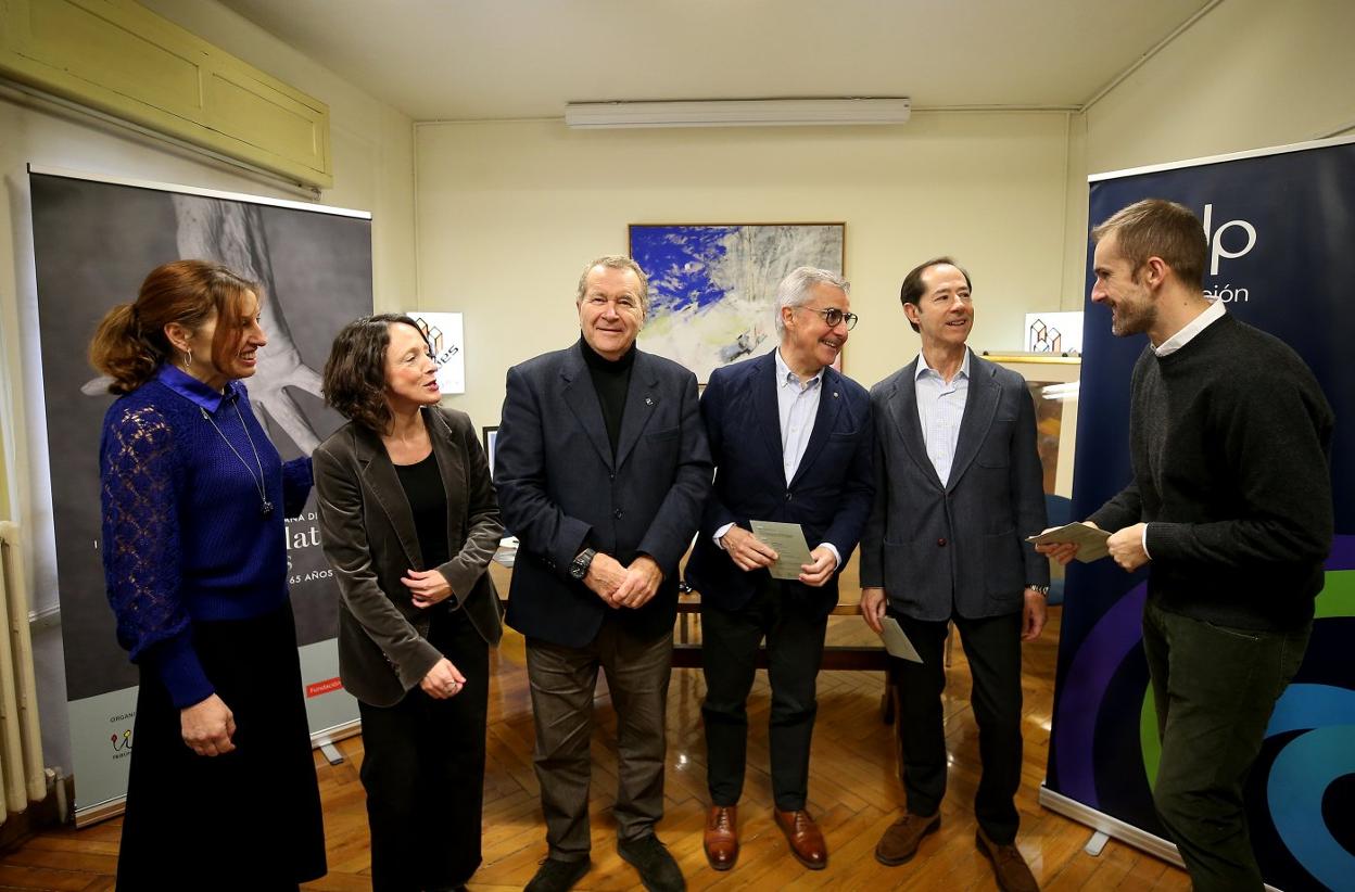 Virginia Gil, Melania Álvarez, Pedro Sánchez Lazo, Carlos Siñeriz, Juan García Ovies y Ricardo Villoria. 