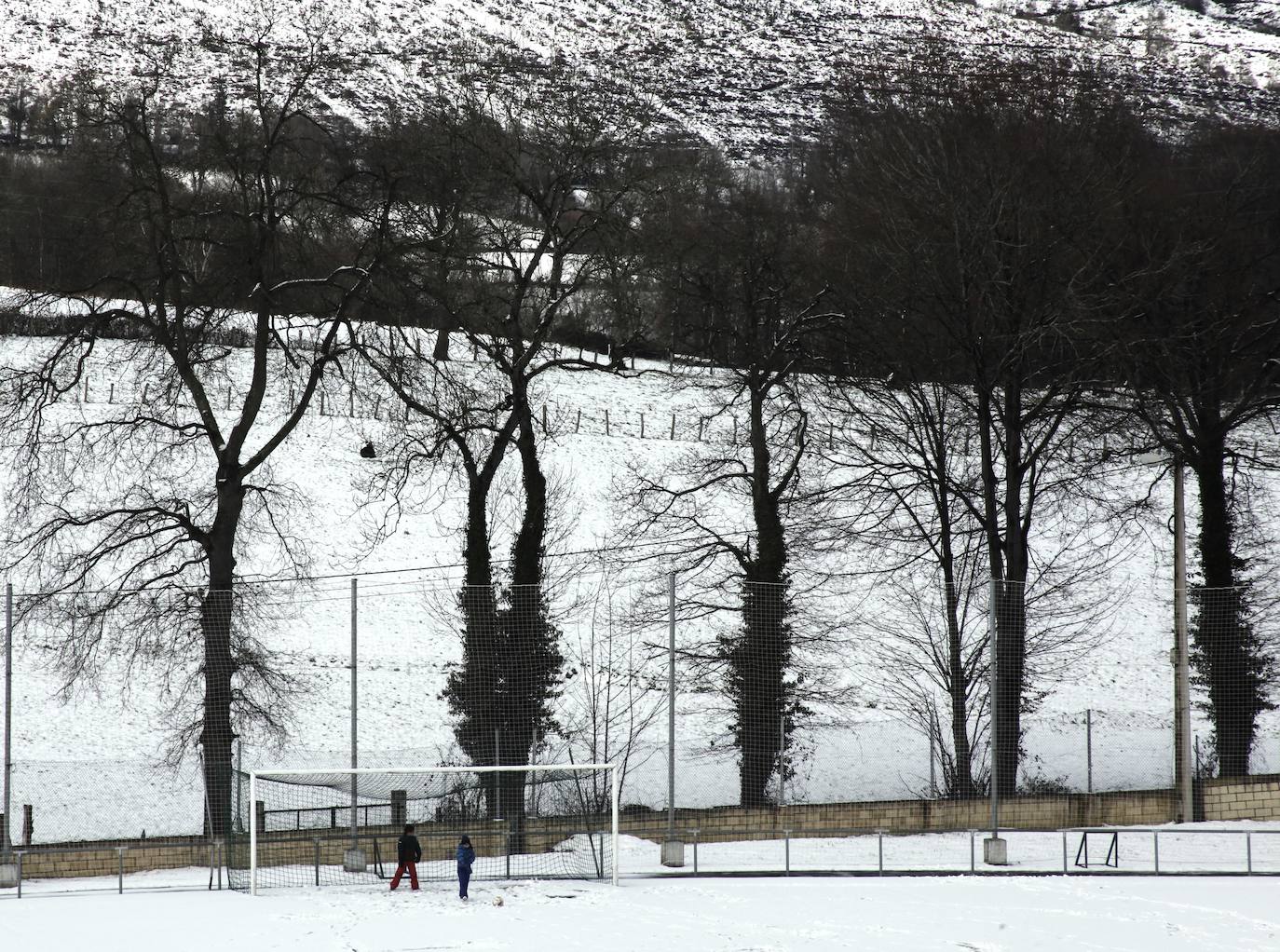 Fotos: Nieve y frío en Asturias