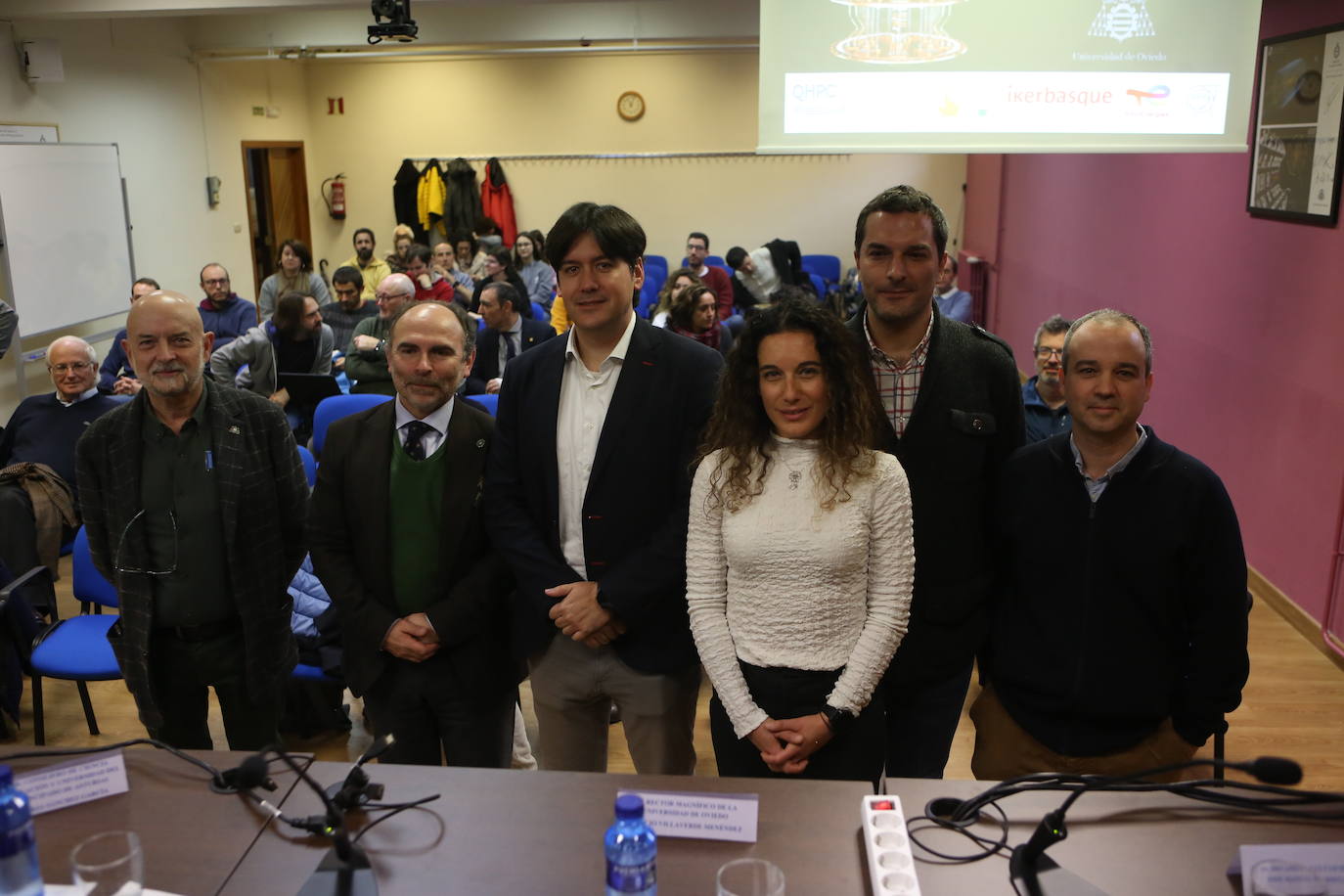 El consejero de Ciencia, Borja Sánchez, y el rector de la Universidad de Oviedo, Ignacio Villaverde, han inaugurado este miércoles las Jornadas de Computación Cuántica en Ciencia e Ingeniería. 