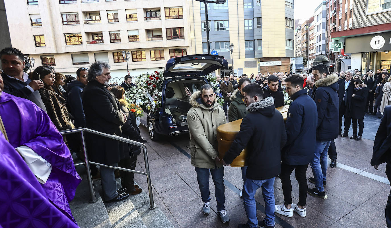 Fotos: Oviedo despide a Pelayo Novo: «Es difícil hablar con el corazón roto»