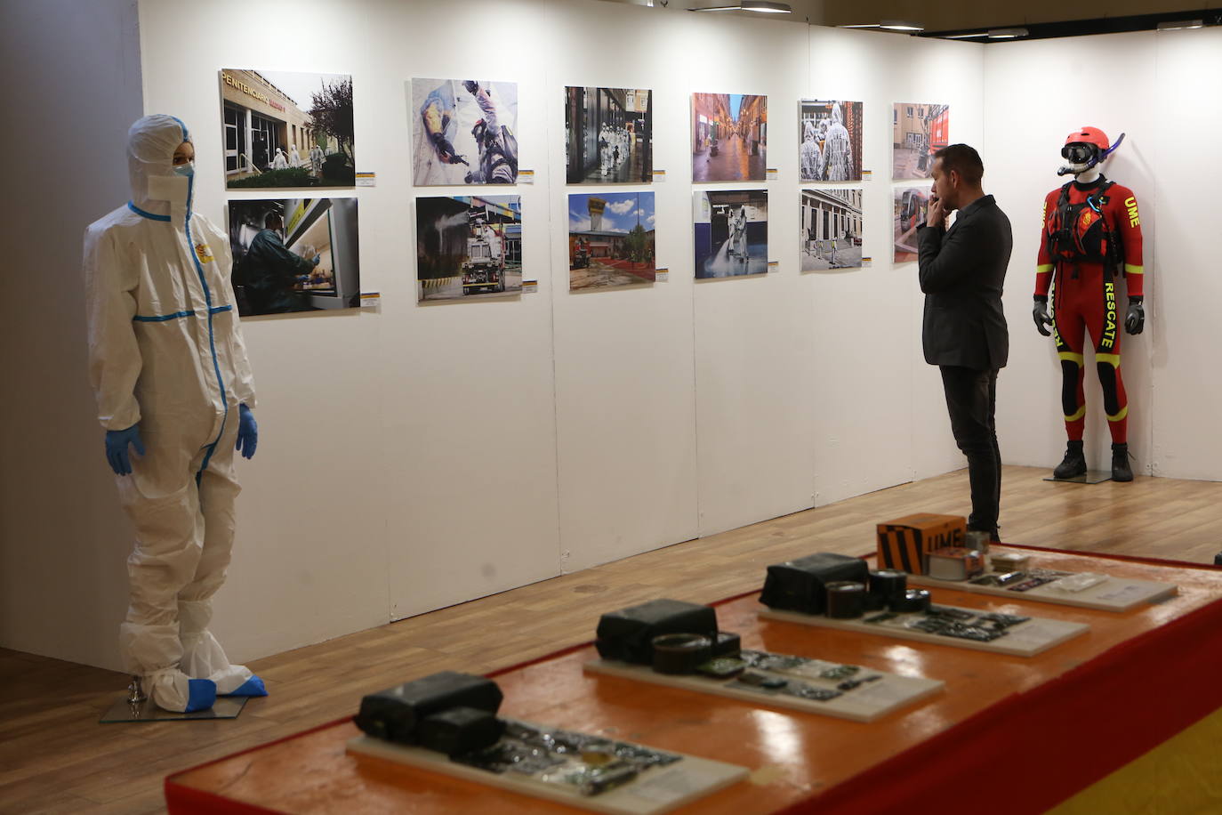 Fotos: Una exposición para reconocer a quienes nos protegen