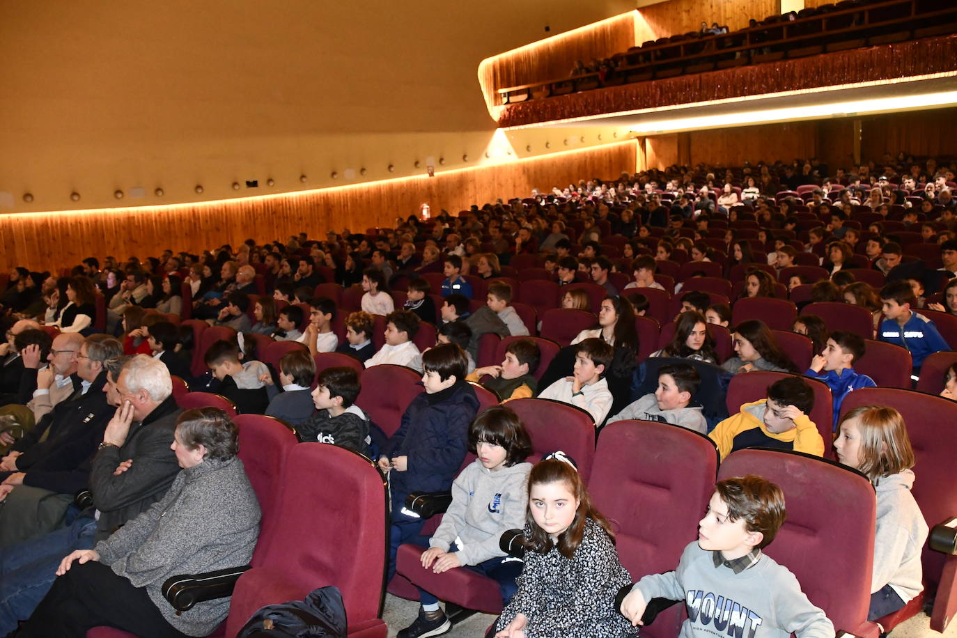 Fotos: La Gala del Deporte del Colegio San Fernando de Avilés reconoce los logros