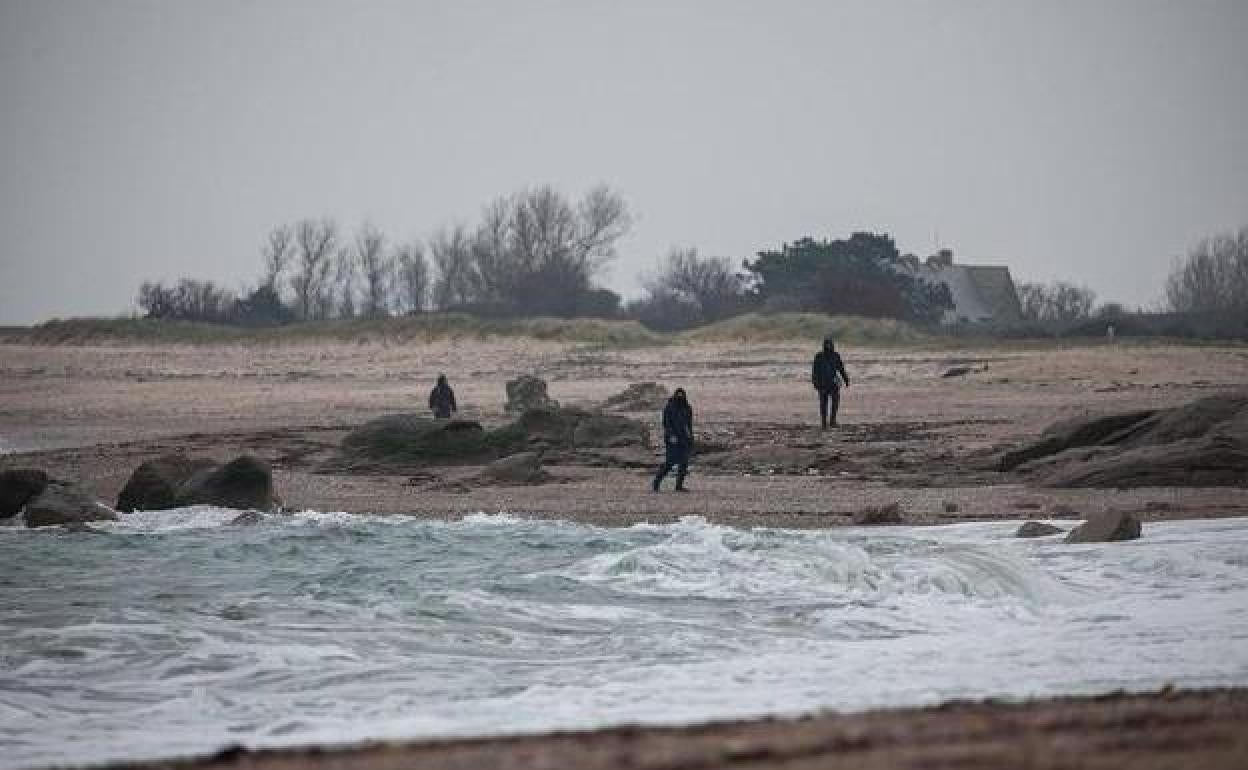 En las playas francesas, como la de la imagen, se han multiplicado los hallazgos de droga en los últimos meses.