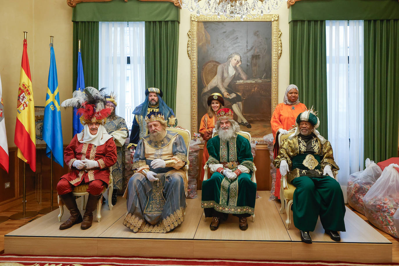 Desembarco de ilusión en Gijón con la llegada de los Reyes Magos