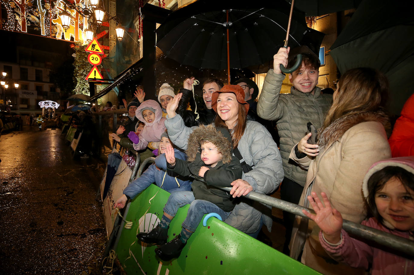 La cabalgata llena de magia e ilusión las calles de Oviedo