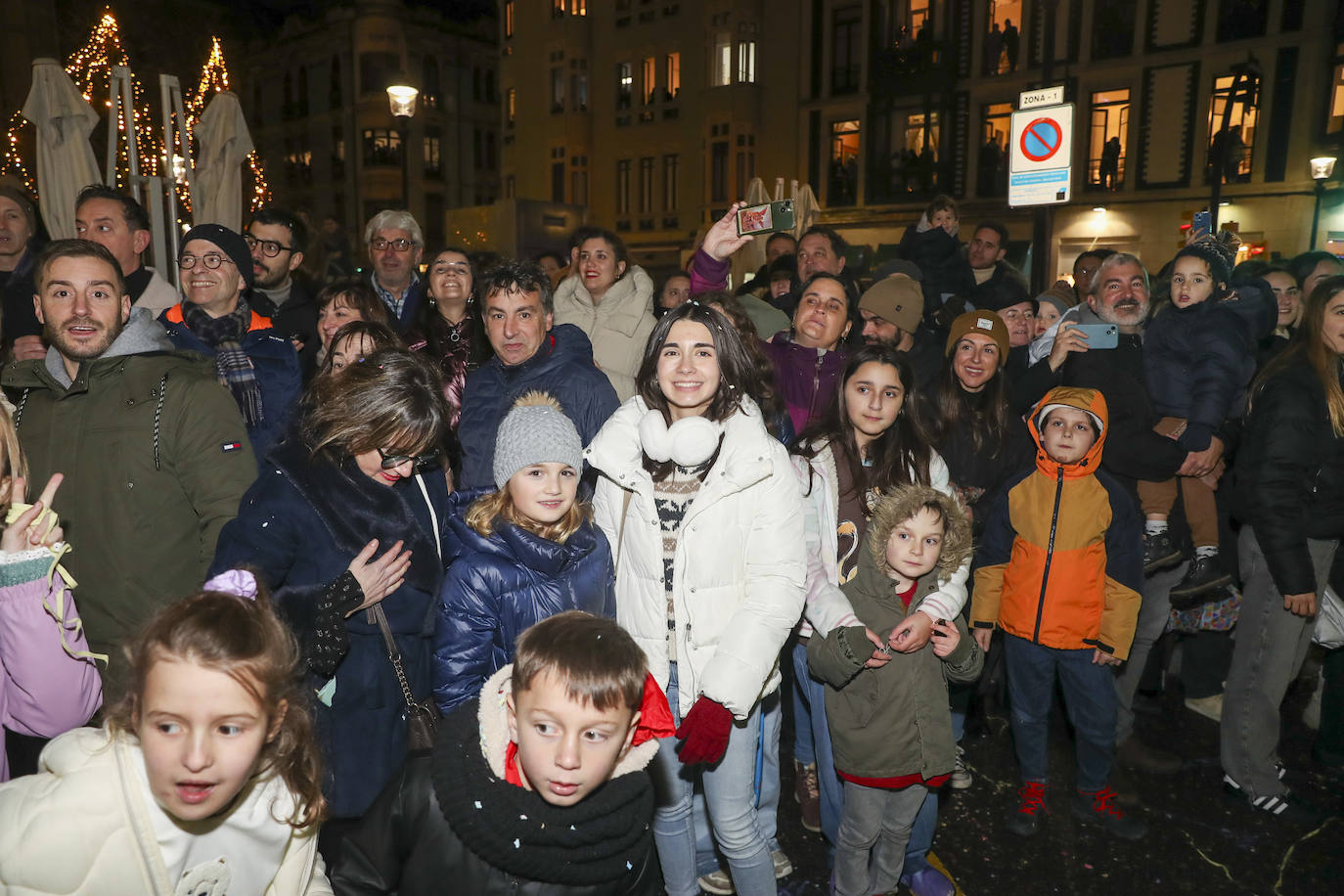 Los Reyes Magos inundan Gijón de ilusión y caramelos