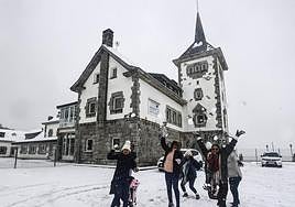El temporal deja la primera nevada del año en Asturias