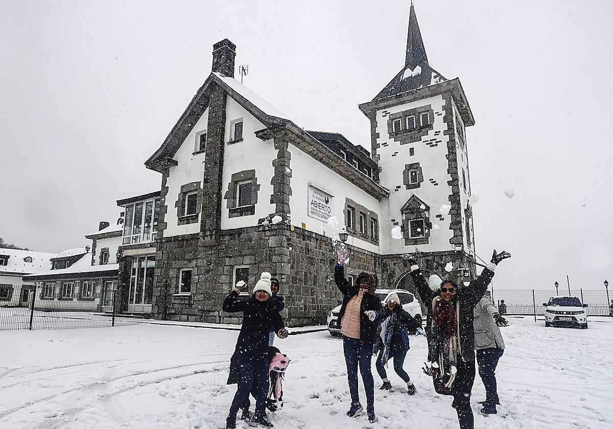 El temporal deja la primera nevada del año en Asturias