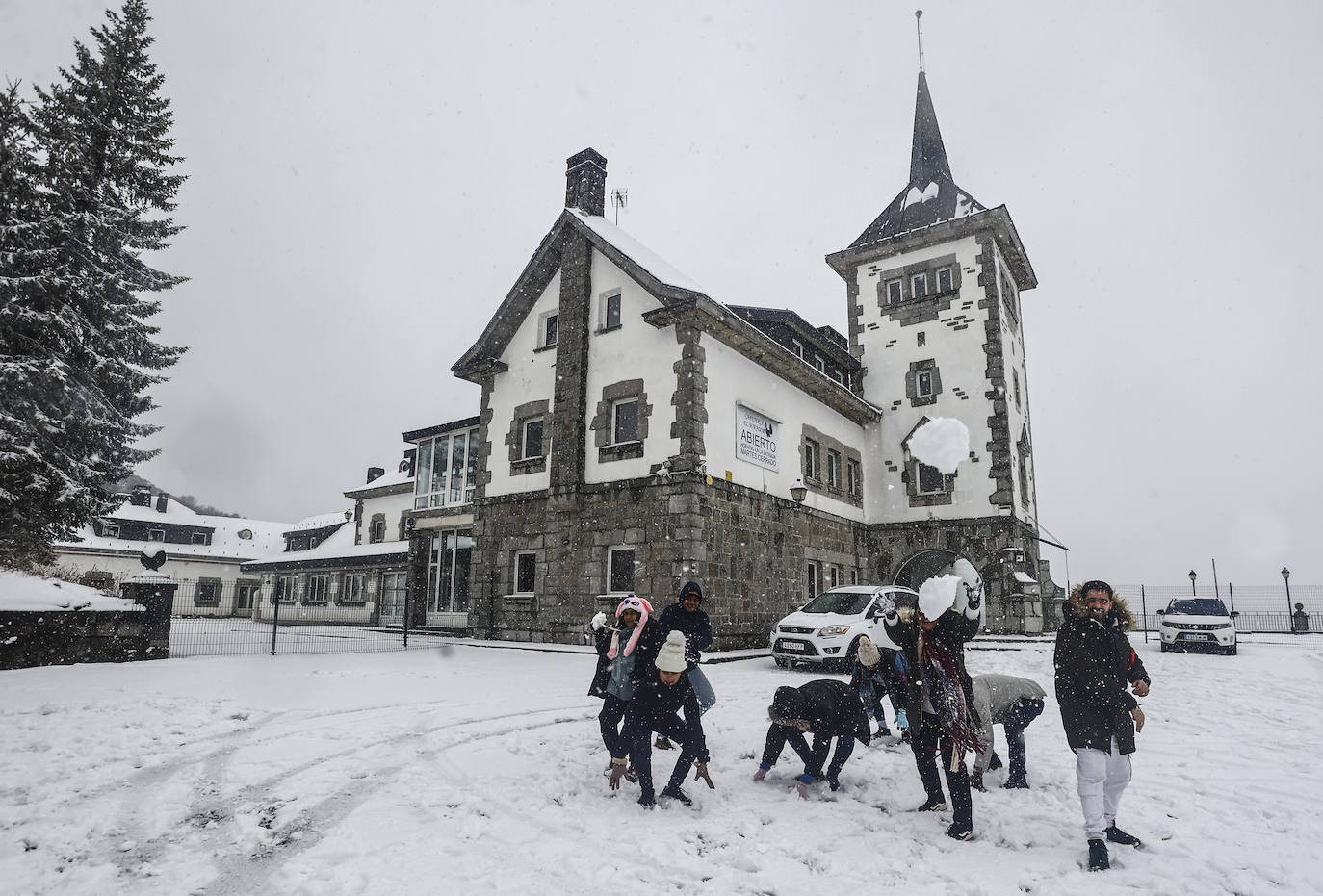 El temporal deja la primera nevada del año en Asturias