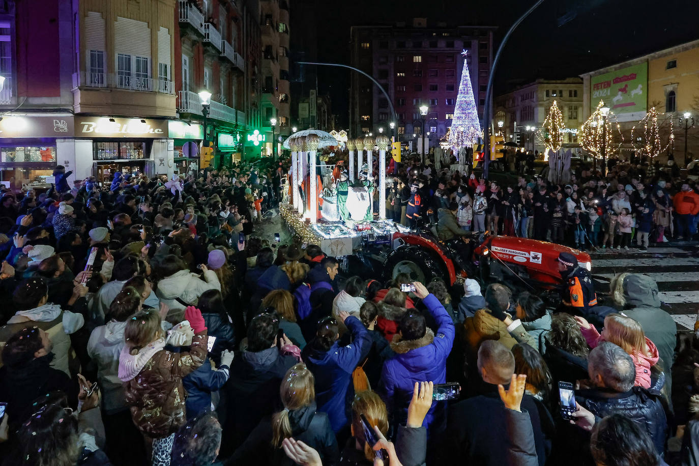 Los Reyes en el Ayuntamiento de Gijón